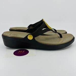 Crocs Women's Sanrah Beveled Circle Wedge Thong Sandals Brown/Gold 14153 Size 7